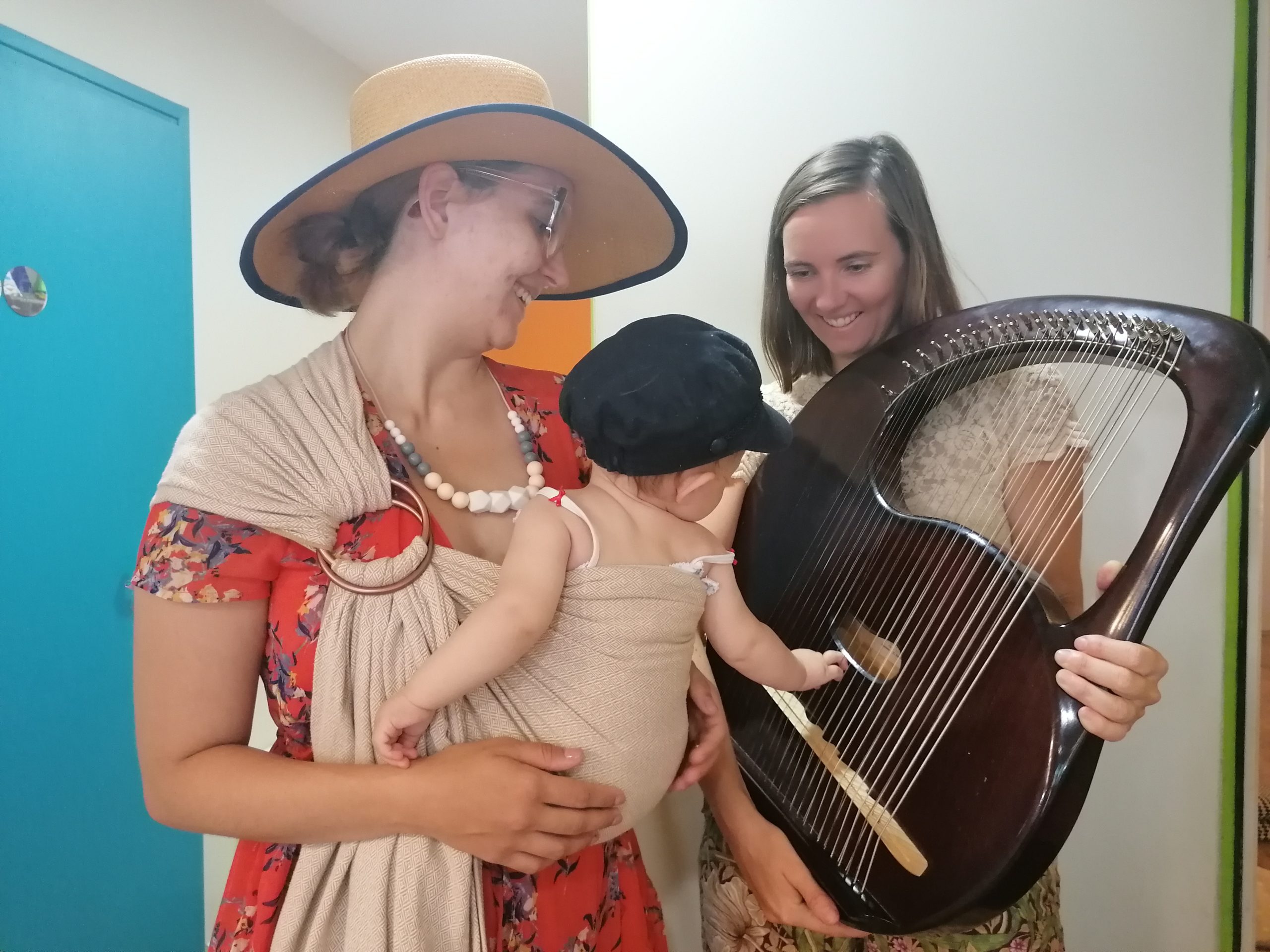 Maman et son bébé en atelier d'éveil musical chez KID & Sens à Aix en Provence