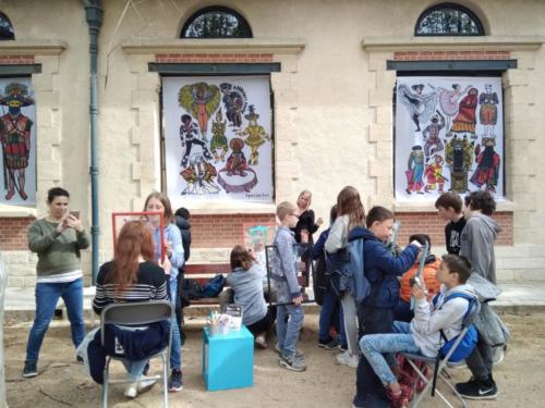 Portraits dans la cours de la bibliothèque Méjanes